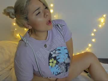 Chồng đi làm….vợ ở nhà địt nhau với anh hàng xóm